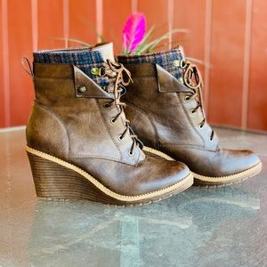 ZIGI SOHO Astrid Wedge Boots